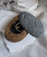Akmens kastīte #2